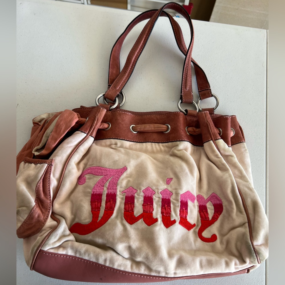 Beautiful Velour pink Juicy Couture bag